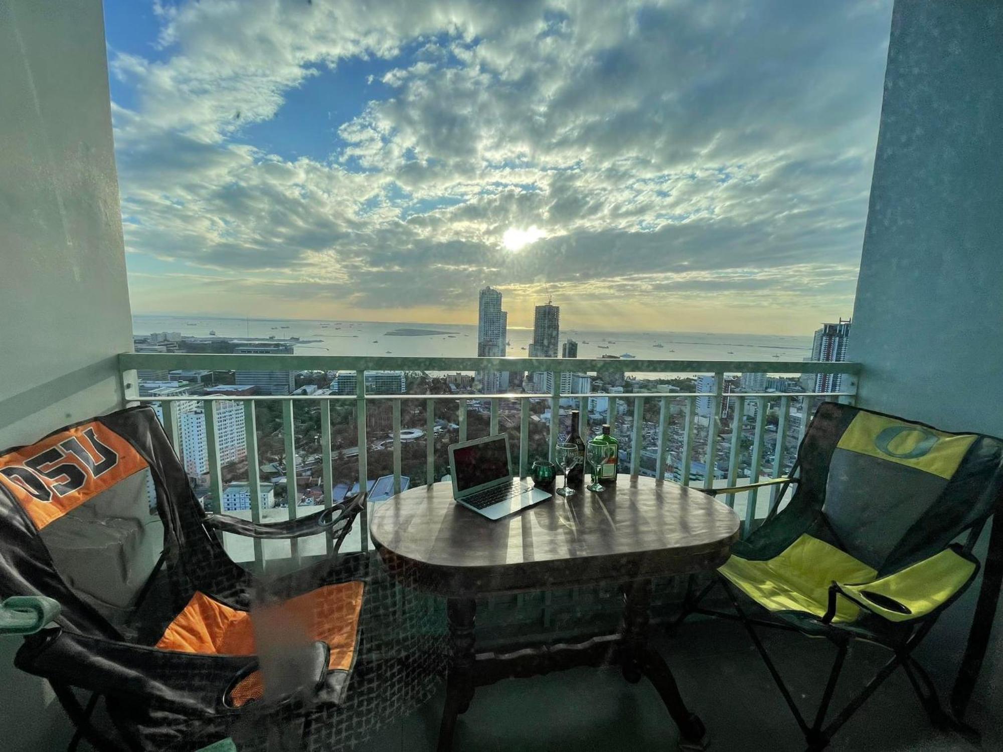 Green Residences Stays By Pbyy Manila Exterior photo